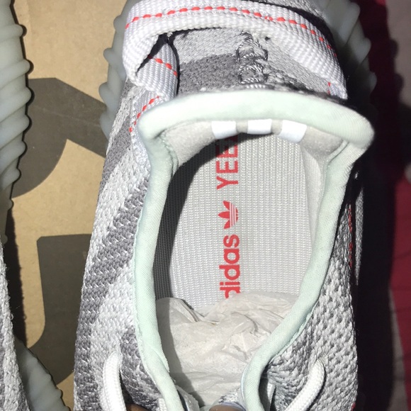 *BRAND NEW* Yeezy Boost 350 V2 Blue Tint
